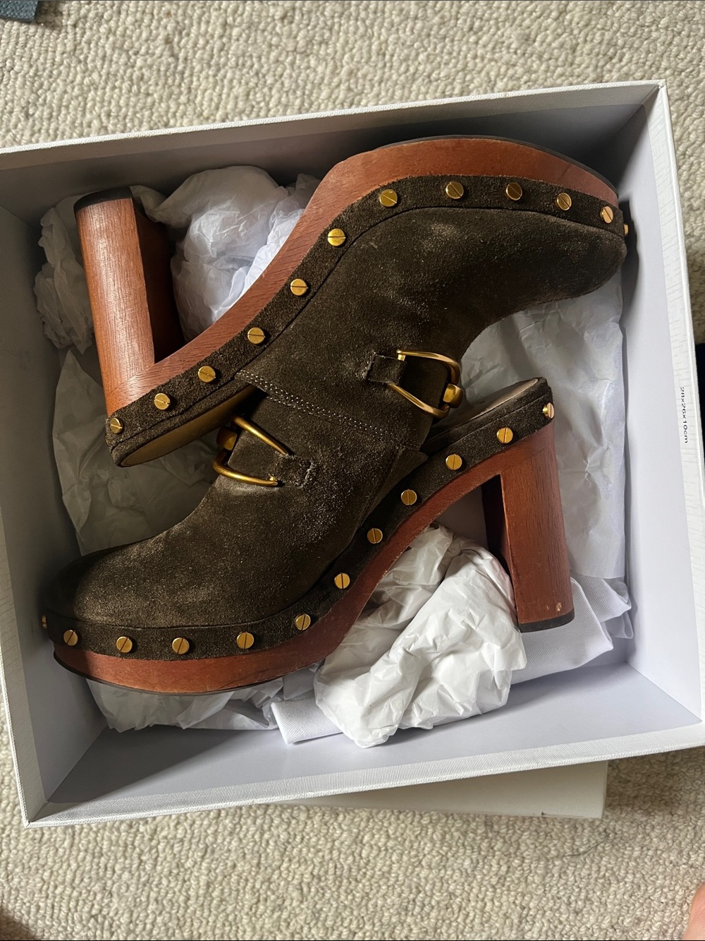 Veronica Beard Giles Olive Suede Studded Wood-Block Clogs Sz 7